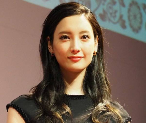 菜々緒のストイックすぎる素顔とは!?“美の秘密”トレーニングにも迫る…「A-Studio」