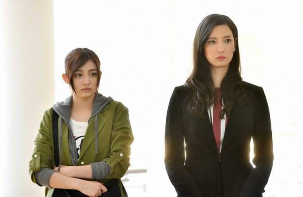 吉川愛、『クロサギ』以来11年ぶりの山下智久との共演に感慨の声…「インハンド」4話