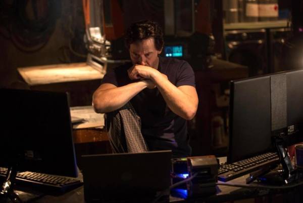 ぼっちで戦うキアヌ…『レプリカズ』しょんぼりカット一挙解禁