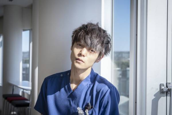 窪田正孝、6月デジタルカレンダー配信！「ラジエーションハウス」の裏側に迫るカットも