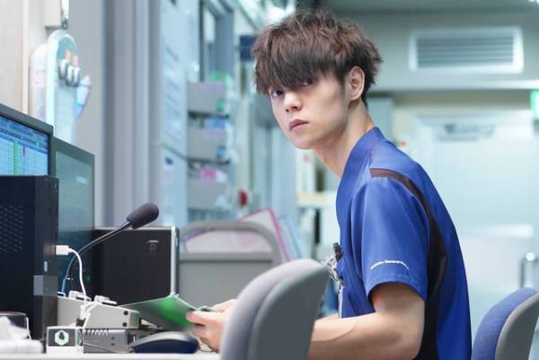 窪田正孝の“腕筋”に「釘付け」の声、本田翼の頭痛にも心配の声が…「ラジエーションハウス」第8話