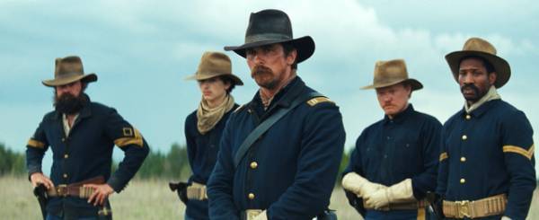 クリスチャン・ベイル＆ティモシー・シャラメ共演！西部開拓時代描く『荒野の誓い』公開