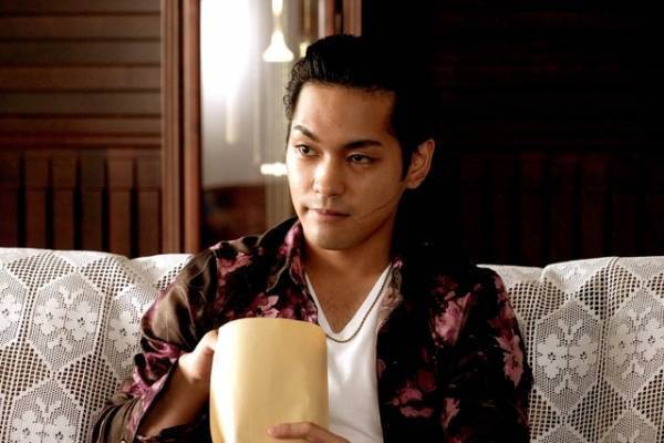 “カメレオン俳優”柳楽優弥、強烈キャラ役で監督も唸る怪演『ザ・ファブル』場面写真