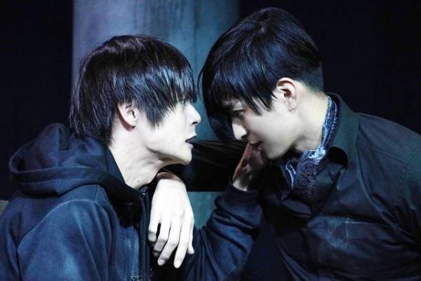 窪田正孝＆松田翔太が超接近！ 山本舞香との3ショットも『東京喰種【S】』場面写真