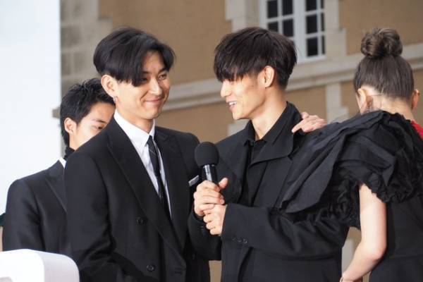 窪田正孝、松田翔太とイチャイチャ『東京喰種【S】』で美麗取り合わせ