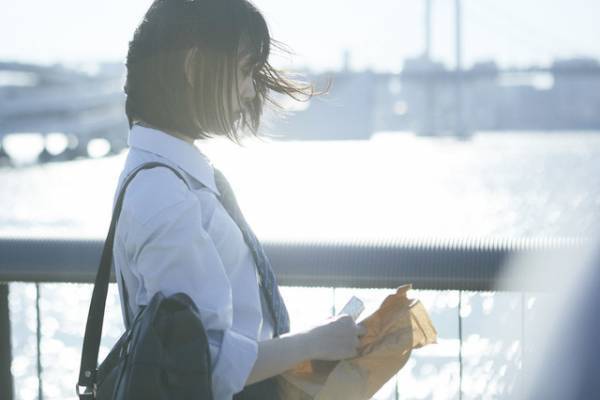 堀未央奈＆間宮祥太朗らの感情の一瞬切り取る…花譜「夜が降り止む前に」映画版MV公開