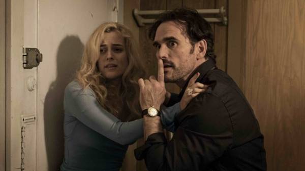 ライリー・キーオ、死の恐怖に怯え泣き叫ぶ！『ハウス・ジャック・ビルト』本編映像