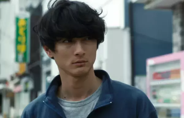 “覗く男”高良健吾の実態が明らかに…『アンダー・ユア・ベッド』メイキング映像