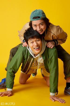 藤原竜也＆鈴木亮平がW小学生！ 団地の王座争う舞台「渦が森団地の眠れない子たち」