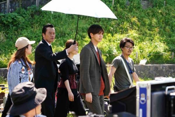 遠藤憲一、“国民的スター”片寄涼太のマネージャーに『午前0時、キスしに来てよ』