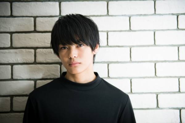 神尾楓珠、NYLON JAPAN長編映画『転がるビー玉』に出演！