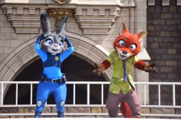 【ディズニー】ジュディとニックが昼のパークを盛り上げ！新ショー始動