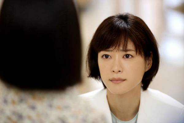上野樹里、母との回想シーンに「1話から涙腺崩壊」の声…月9「監察医 朝顔」