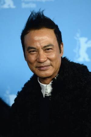 香港のベテラン俳優サイモン・ヤム、中国でのイベント中に腹部を刺される