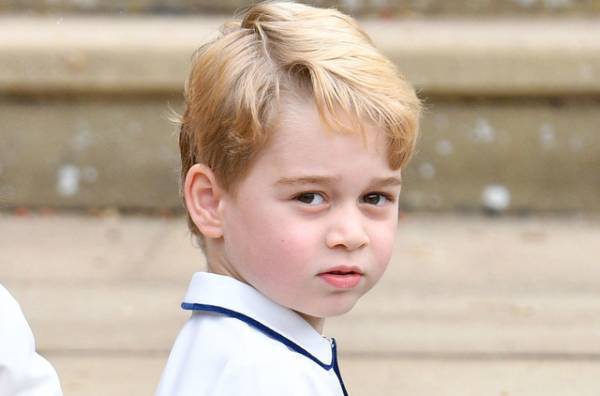 ジョージ王子、6歳に！ キャサリン妃撮影による記念写真で「歯が抜けた」姿を披露