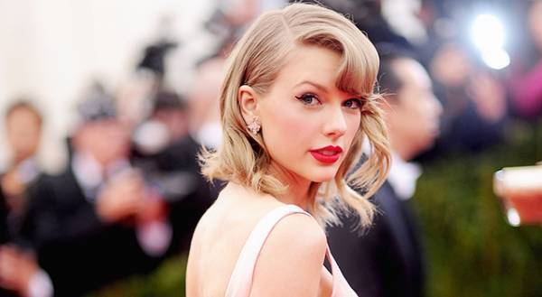 テイラー・スウィフトの自宅にバットや鍵開け道具を持った男が出現＆逮捕