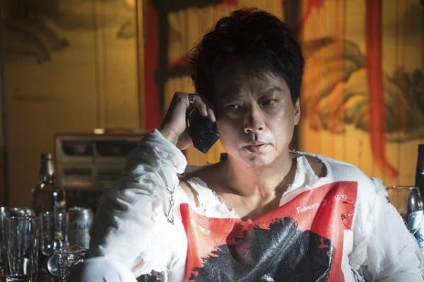 椎名桔平「世界中に衝撃が走る」最狂の詐欺師解禁！園子温×Netflix『愛なき森で叫べ』