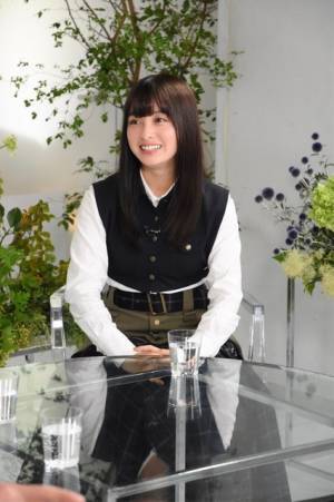 橋本環奈、20歳の記念にソーセージ＆ドイツビールで乾杯…「アナザースカイII」