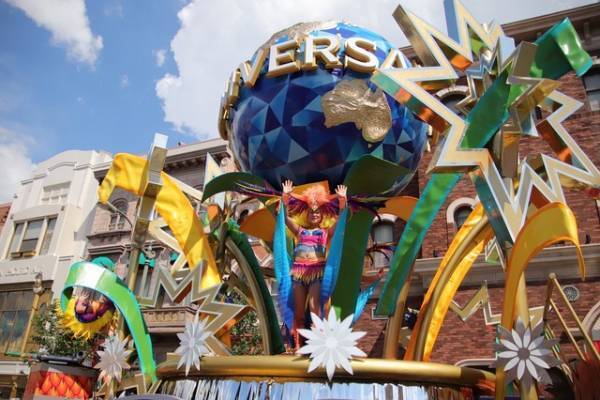 【USJ】ユニバのハロウィンが帰ってきた！熱狂のデイパレードお披露目