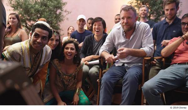 『アラジン』自撮り風メイキングからウィルのジーニー解説も！ボーナス映像が判明