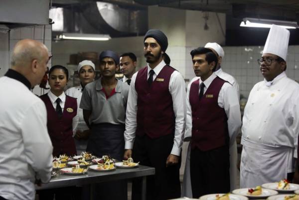 5つ星ホテルの勇気と信念が“奇跡”の始まり『ホテル・ムンバイ』本編映像