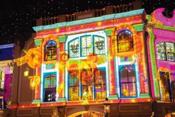 【ディズニー】Dハロは夜も楽しい！ワールドバザールの号泣演出に注目