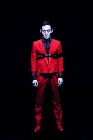 草なぎ剛がシカゴのギャング、白井晃演出音楽劇「アルトゥロ・ウイの興隆」