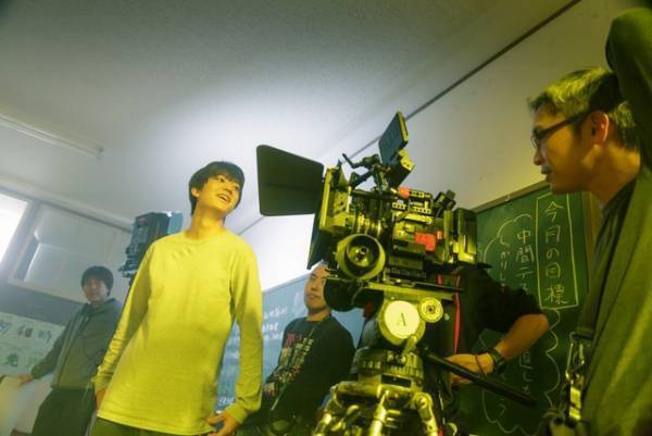 玉城ティナ、伊藤健太郎に“墨汁”をお見舞い『惡の華』夜の教室シーンの裏側