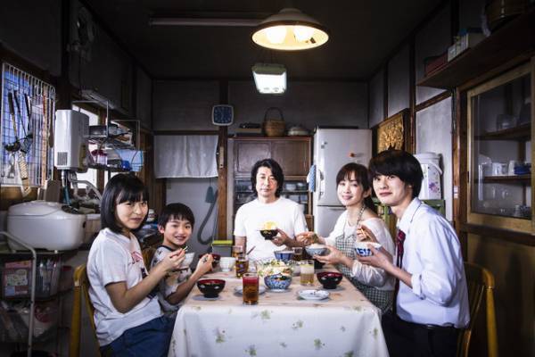 森七菜が“味噌汁”ボイコット!? 斉藤由貴が取った解決策とは『最初の晩餐』本編映像