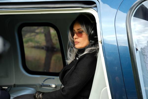 劇中とは正反対？ サルマ・ハエック「気さくなムード」で撮影『ハミングバード・プロジェクト』