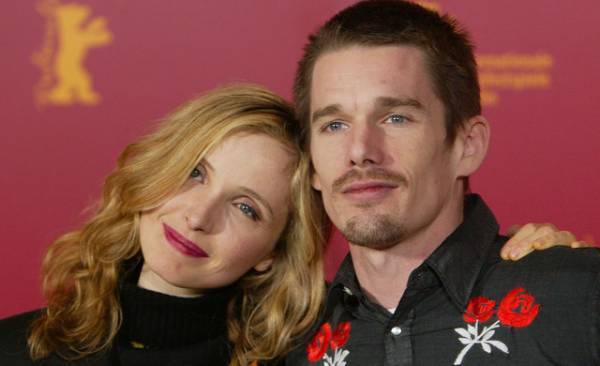 ジュリー・デルピー、『恋人たちの距離』ギャラはイーサン・ホークの10分の1だったと明かす