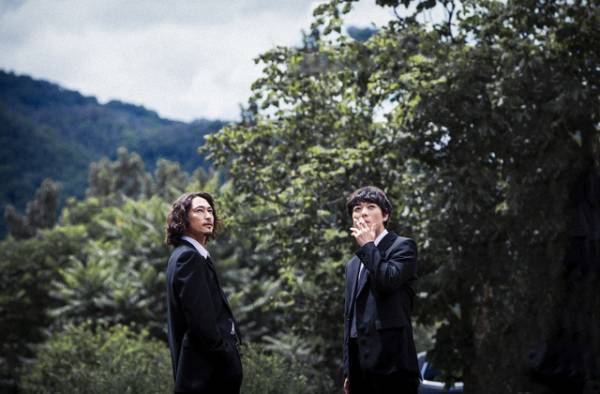 染谷将太×窪塚洋介の兄弟ショットに戸田恵梨香の姿も『最初の晩餐』メイキング映像