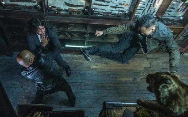 キアヌ、気づけばそこにナイフが 伝家の宝刀“ナイ・フー”炸裂『ジョン・ウィック』