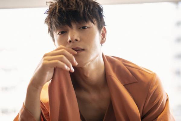 窪田正孝、11月のデジタルカレンダーは首元露わな“艶っぽカット”