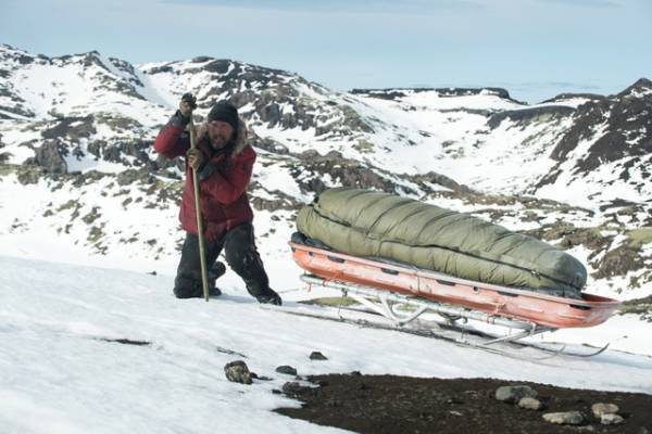 マッツ・ミケルセン、“静”の演技で魅せる『残された者』新写真入手