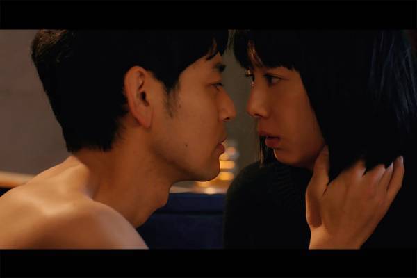 夏帆×妻夫木聡、憂いを帯びた表情で見つめ合う…激しく濃密な恋愛『Ｒｅｄ』予告