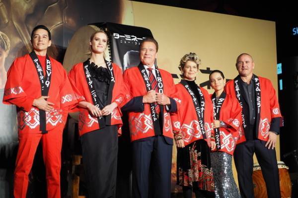 「I'll be back」シュワ＆リンダら集結！日本のファンとのふれあいに涙も