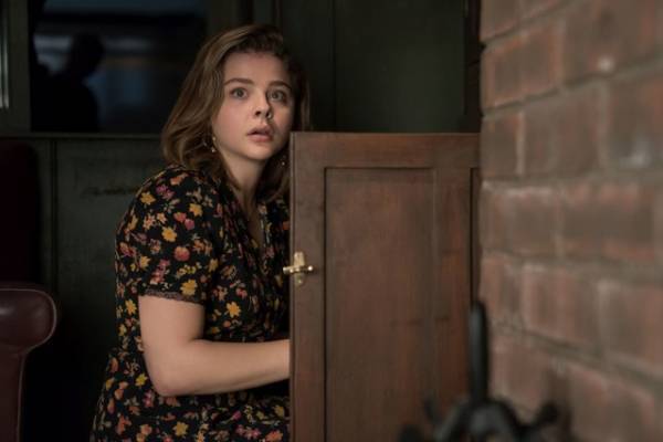 クロエ・モレッツ「恐怖すら覚える瞬間」 戸棚の中には17個のバッグ…『グレタ』