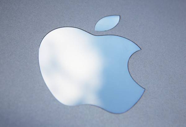 Apple、オリジナル映画『The Banker』のプレミア上映を中止