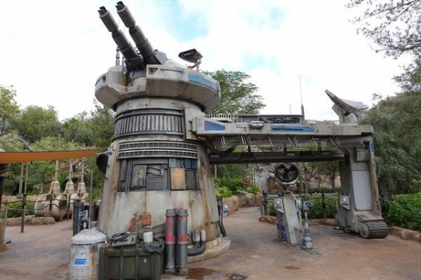 【海外ディズニー】カイロ・レンやトルーパーの猛攻をかわせ！新アトラクション映像に注目