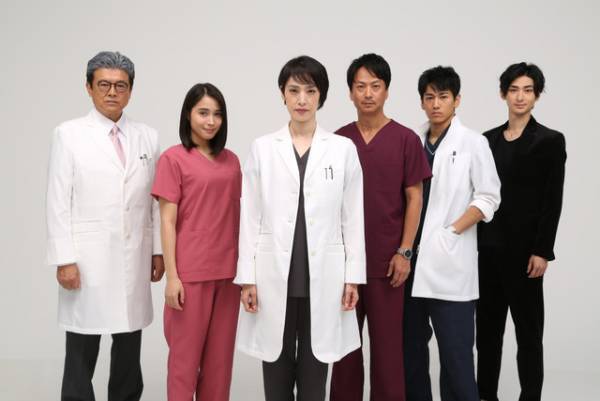 天海祐希、ベリーショートに　椎名桔平＆広瀬アリスら「トップナイフ」メインキャスト発表