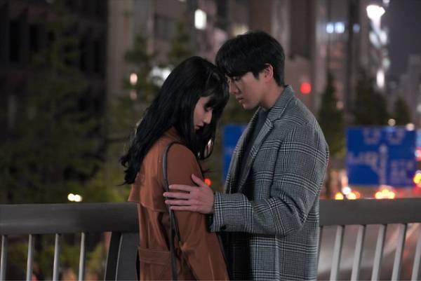 「同期のサクラ」橋本愛＆新田真剣佑が急接近!? 急展開の8話場面写真