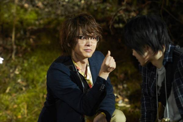 神木隆之介＆浜辺美波＆中村倫也『屍人荘の殺人』謎解きの新写真到着