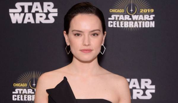 デイジー・リドリーの「スター・ウォーズ」“ラップ解説”が話題に　ファンから「惚れる」の声