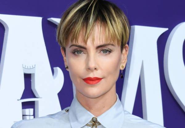 ゴールデングローブ賞の監督賞に女性ノミネートなし シャーリーズ・セロンが苦言