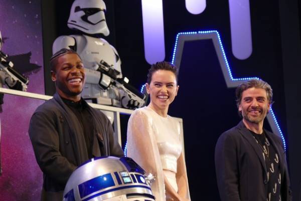 国内“最後”の『スター・ウォーズ』来日イベント開催、主演女優が日本語で「フォースと共にあらんことを」