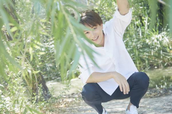 鈴木伸之、大好きなベガス＆ロスで撮影した2nd写真集発売「様々な僕の表情が」