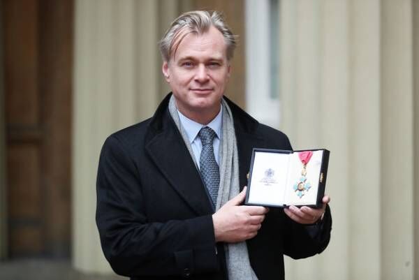 クリストファー ノーラン監督 大英帝国勲章を受章 ウィリアム王子が授与 19年12月日 ウーマンエキサイト