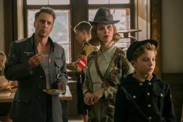 「一人前に扱われたい」何も知らないジョジョ少年の本編映像到着『ジョジョ・ラビット』