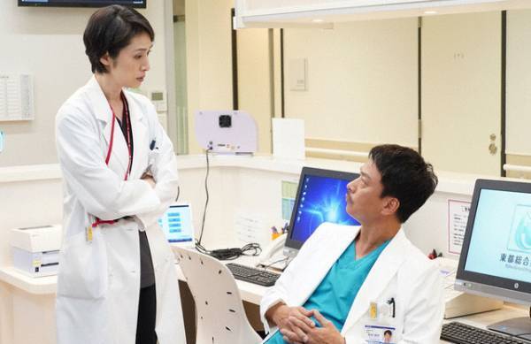 天海祐希“深山”のフォローに「めっちゃいい上司」と称賛の声…「トップナイフ」2話